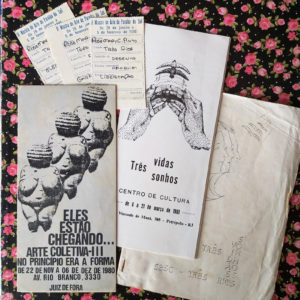 1980 81 expo coletivas 300x300 - Convite a memória do design e design dos meus convites